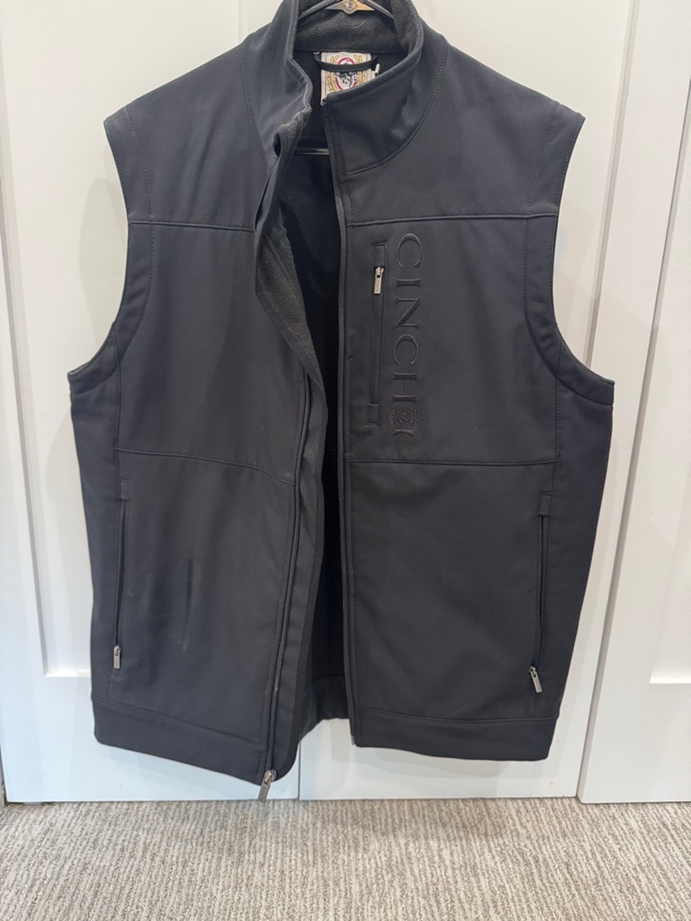 Cinch Men's Black Softshell Zip Vest